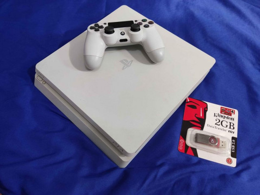 PS4 Slim 500GB JB Full of latest games