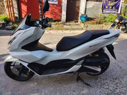 2021 Almost new honda pcx 160 cbs 2021 model