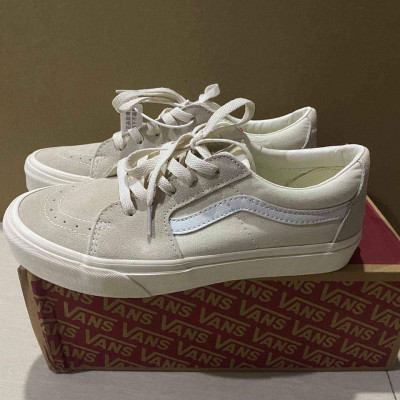 VANS VAULT