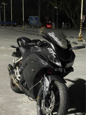 2023 Yamah r15 155 vva matte black