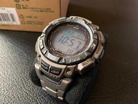 CASIO PRO TREK TITANIUM