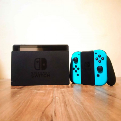 Nintendo Switch 128GB With MANY Games V1 CFW Unpatched Blue