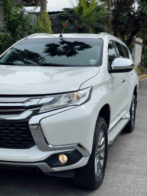 2019 Mitsubishi montero gls