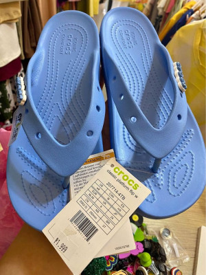 crocs