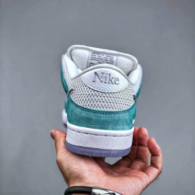 April skateboards dunk