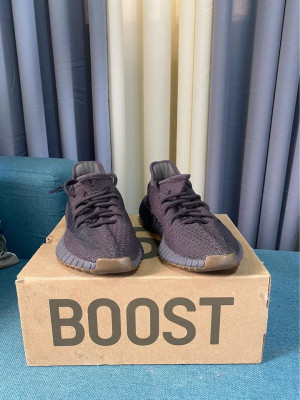 YEEZY BOOST 350 v2 CINDER