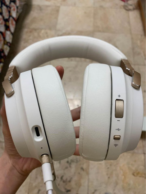 [USED - LIKE NEW] Corsair Virtuoso RGB Wireless Gaming Headset