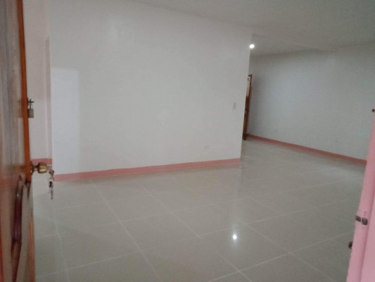 HOUSE & LOT FOR SALE