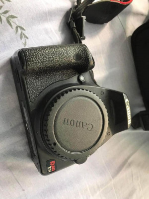 DSLR Canon EOS Rebel T1i