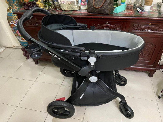 Stroller with bassinet. 2 in 1