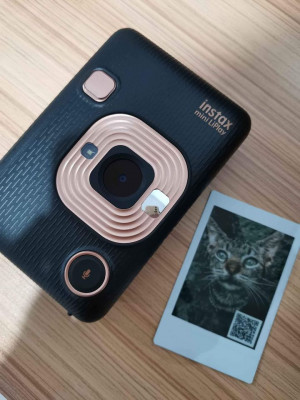 FUJIFILM INSTAX MINI LIPLAY HYBRID