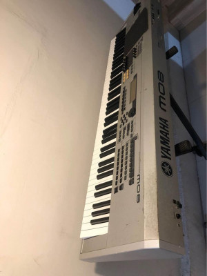 Yamaha MO8 88 Keys
