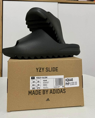 Yeezy slide onyx