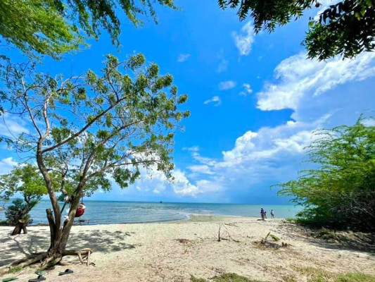 Front beach lot in Guimaras