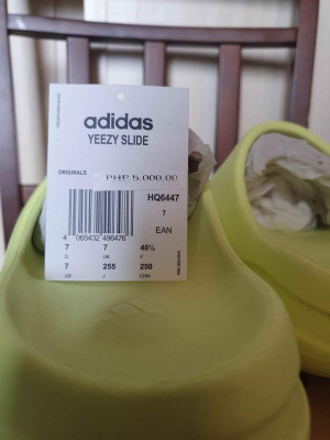 Yeezy Slide glow green