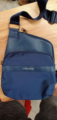 GEOX SHOES AND CHEVIGNON CROSS BODY BAG