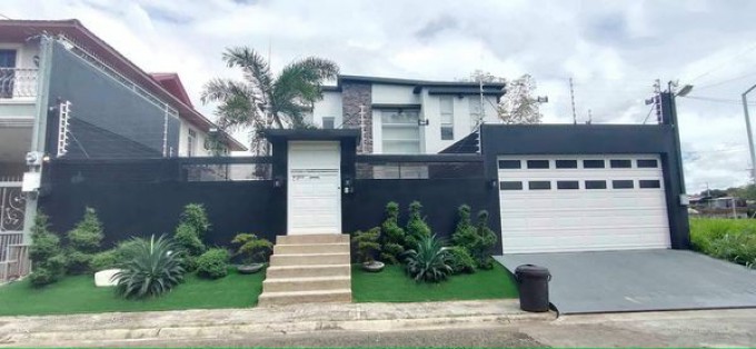 House and Lot - Quezon City