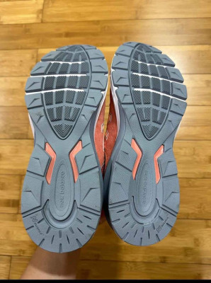 STEAL NEW BALANCE 990 V5