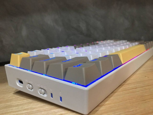 GAMING WIRELESS MECHANICAL KEYBOARD