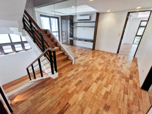 Charming Superior House and lot for Sale