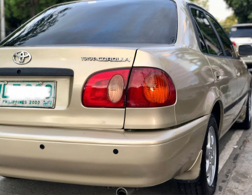 2000 Toyota corolla