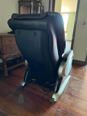 Isukoshi Massage Chair