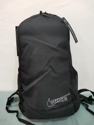 Brandnew nike race backpack 15 liters capacity