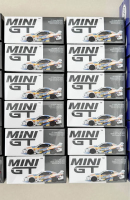 MiniGT Nissan Skyline GT-R