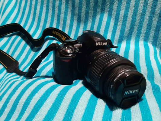 DSLR NIKON D3100