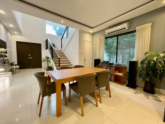 Astonishing Clean House and Lot For Sale in BF Homes, Parañaque