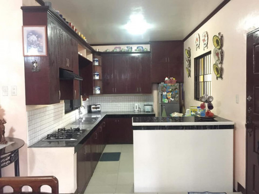 HOUSE and LOT for SALE in SAN LORENZO SUBD., STA. ROSA CITY, Laguna