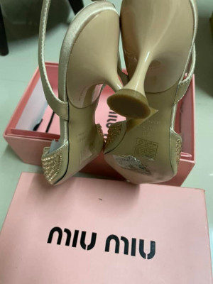 Miu Miu size 40 EU (250mm)