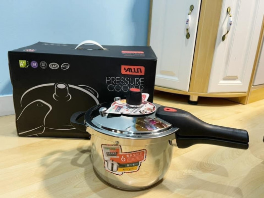 HIGH QUALITY PRESSURE COOKER