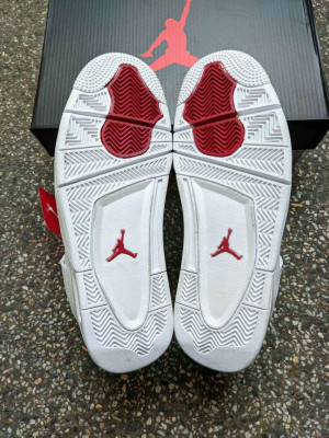 Air Jordan 4 Retro "Metallic Red"