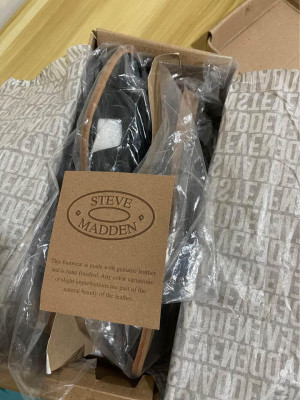 Authentic Steve Madden Hadyn Slides