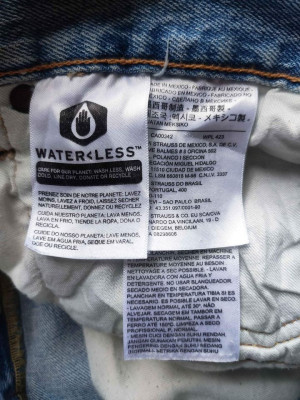 Levi's 501 Extended Patch Waterless Wash Made in Mexico size 32 to 34