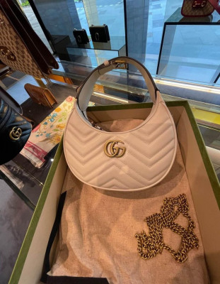 Gucci Marmont half-moon-shaped mini bag brand new