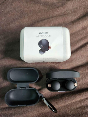 Sony WF-1000XM4