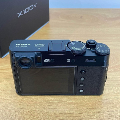 Fujifilm X100V