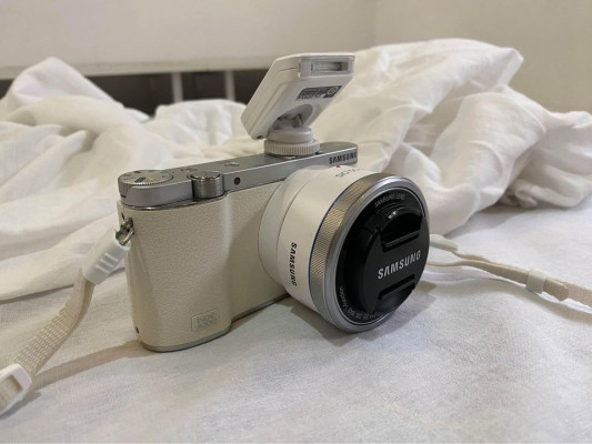 Samsung NX 3000 Mirrorless Camera