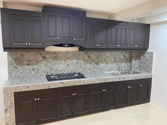 HOUSE AND LOT FOR SALE with Commercial Space