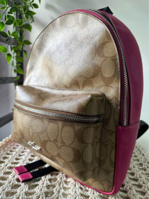 Coach Charlie Backpack in Signature Canvas - Pink