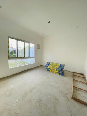 House For Sale in Greenwoods Exec Village