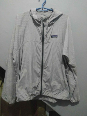 Patagonia windbreaker jacket
