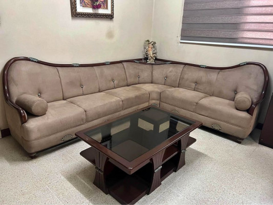 Sofa set with coffee table