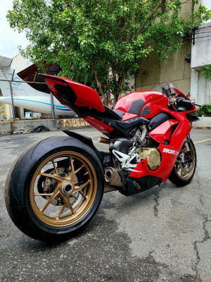 2019 Ducati panigale v4