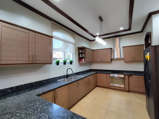 Fully Furnished Romantic Italian House in Portofino Subd.