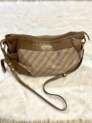 Burberry sling bag