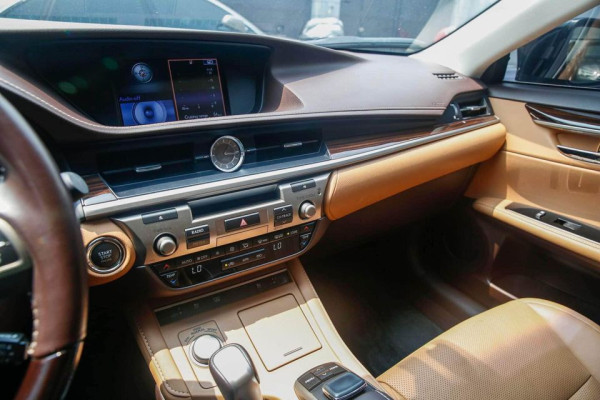 2016 Lexus es350