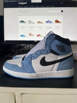 Air Jordan 1 University Blue